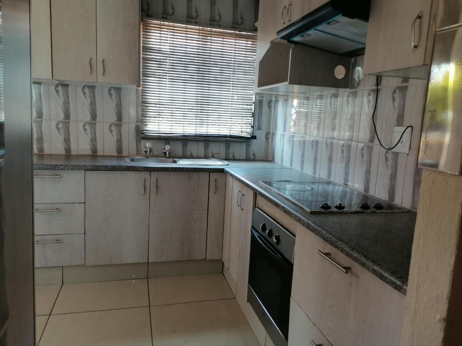 To Let 5 Bedroom Property for Rent in Tlhabane North West